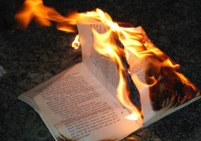 bookburning